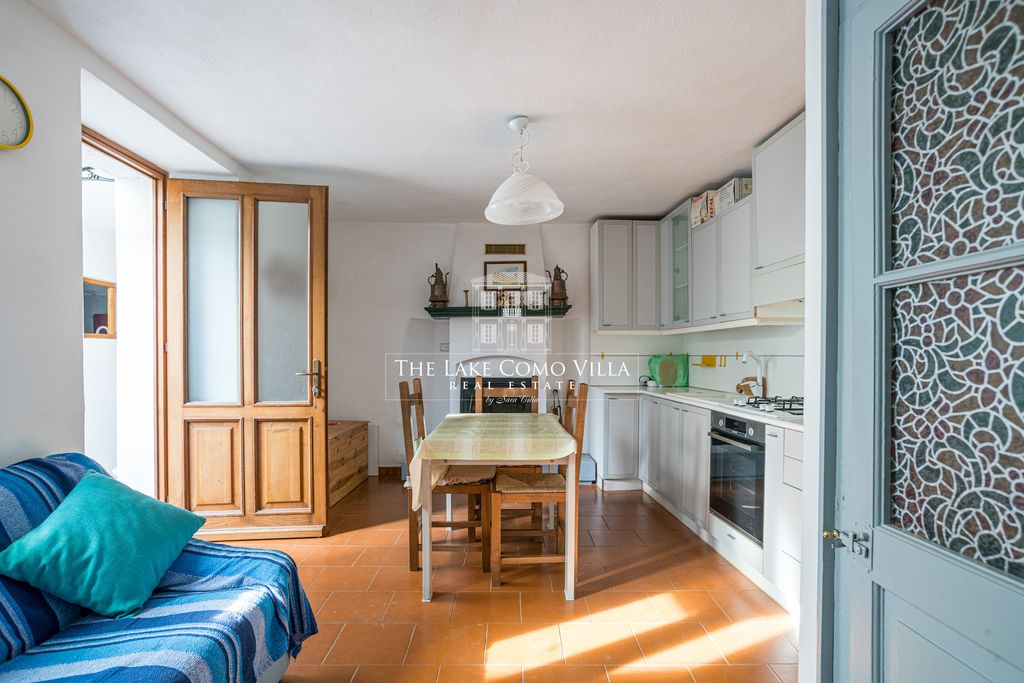 Property photo 2 of 34