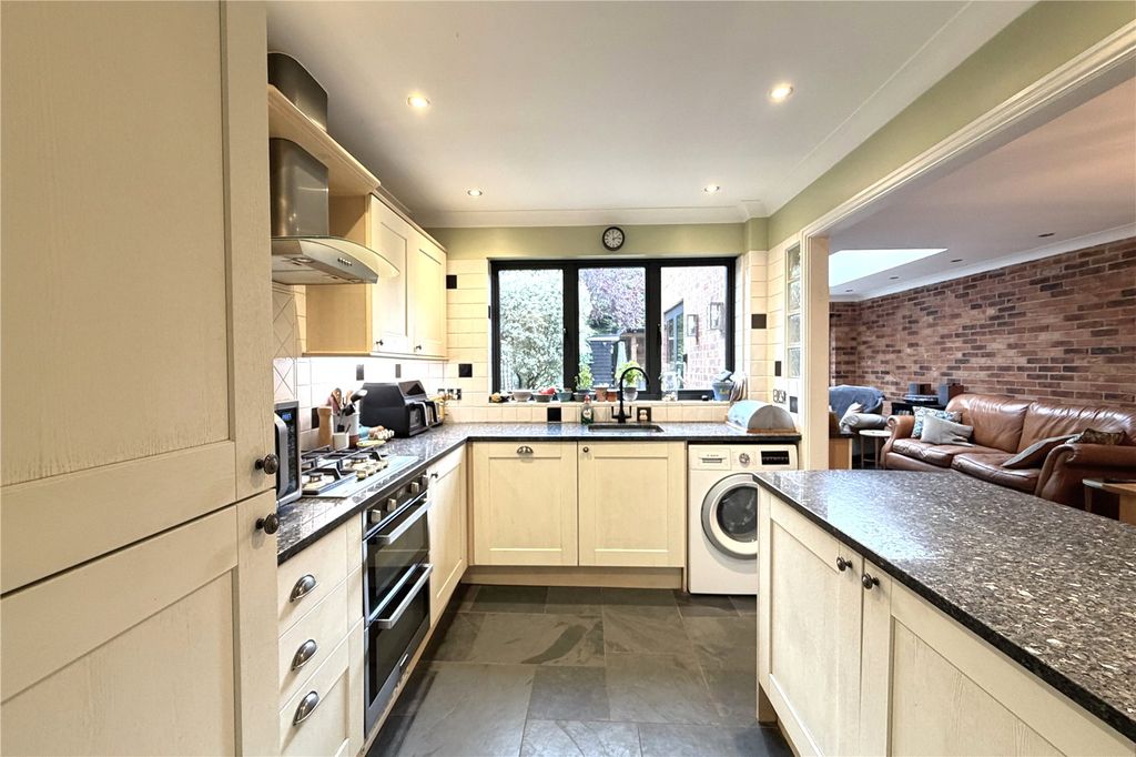 Property photo 3 of 18 Picture No. 14
