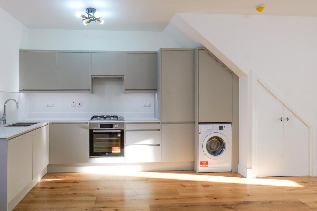 Property photo 3 of 12 Picture No. 06