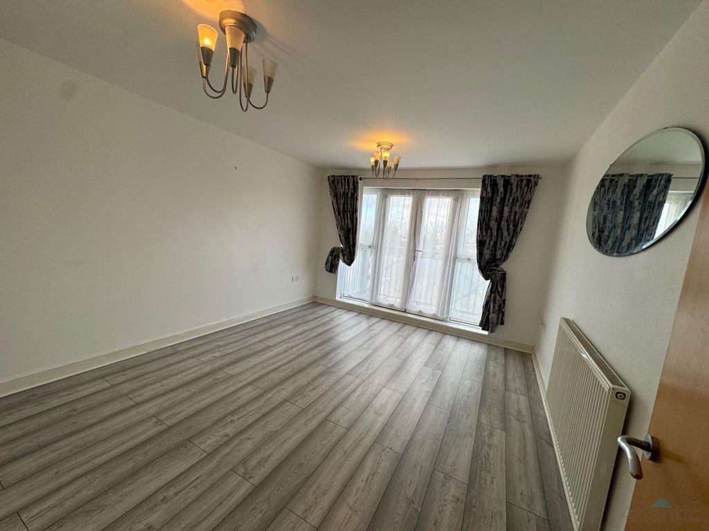 Property photo 2 of 8 Gallery