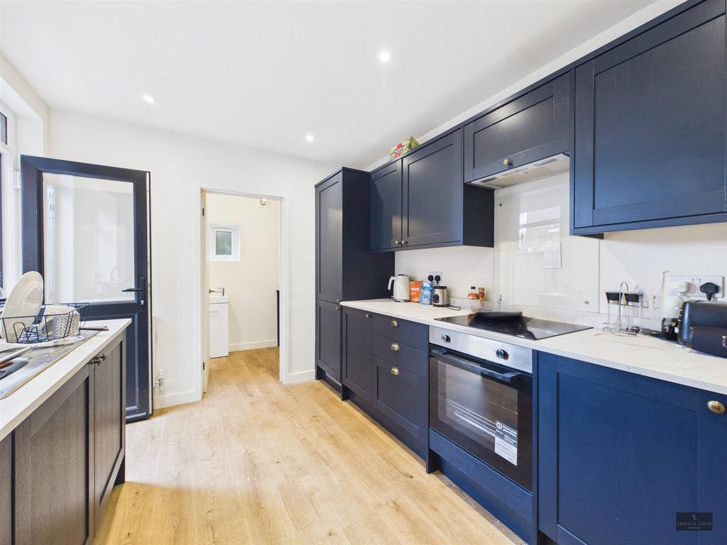 Property photo 3 of 15 Cam02887G0-Pr0717-Still013.Jpg