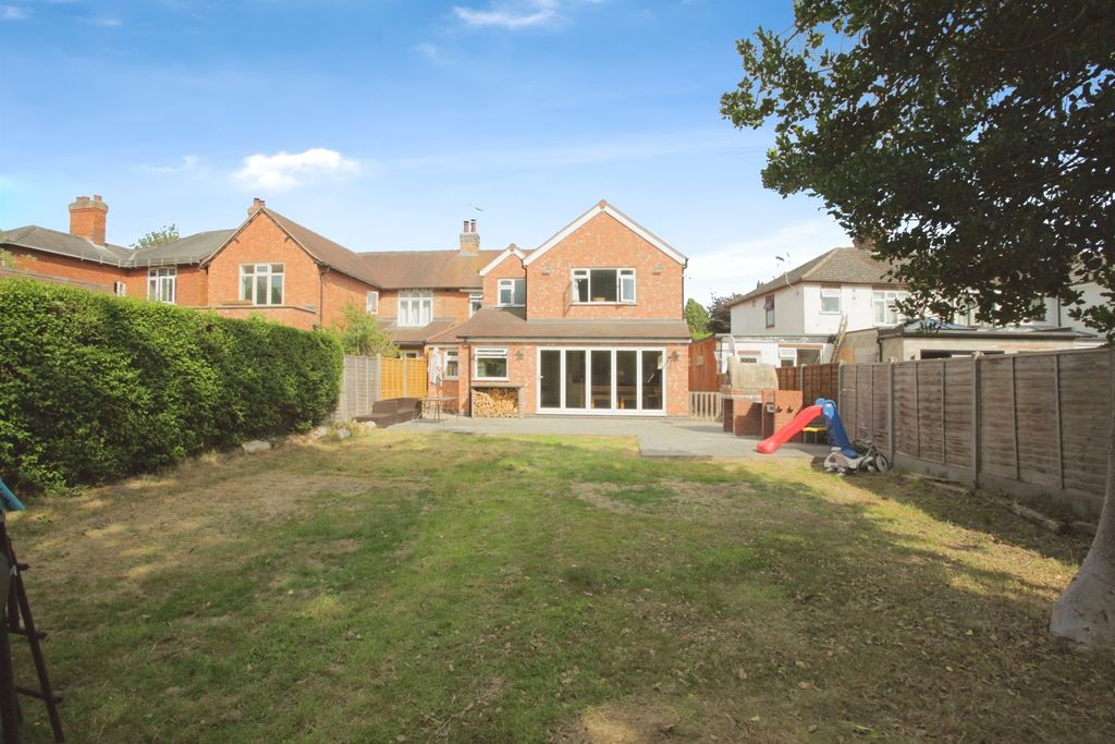 Property photo 1 of 21