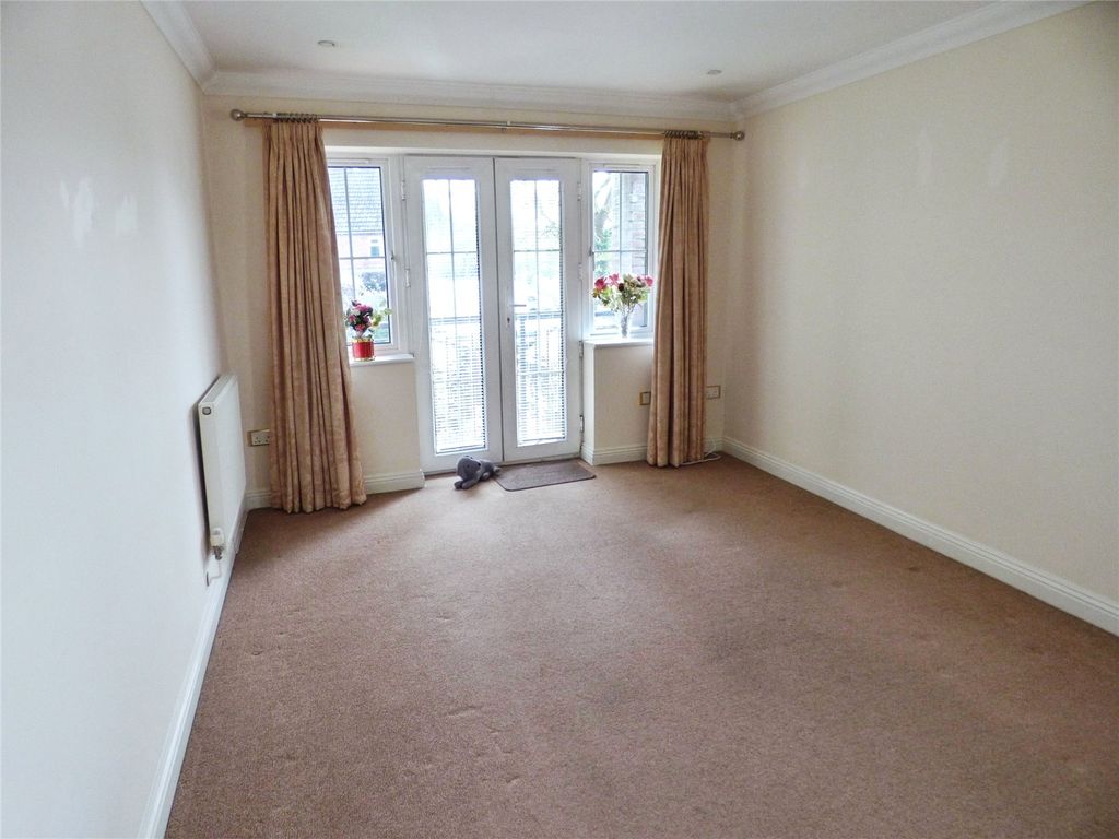 Property photo 2 of 14 Picture No. 17