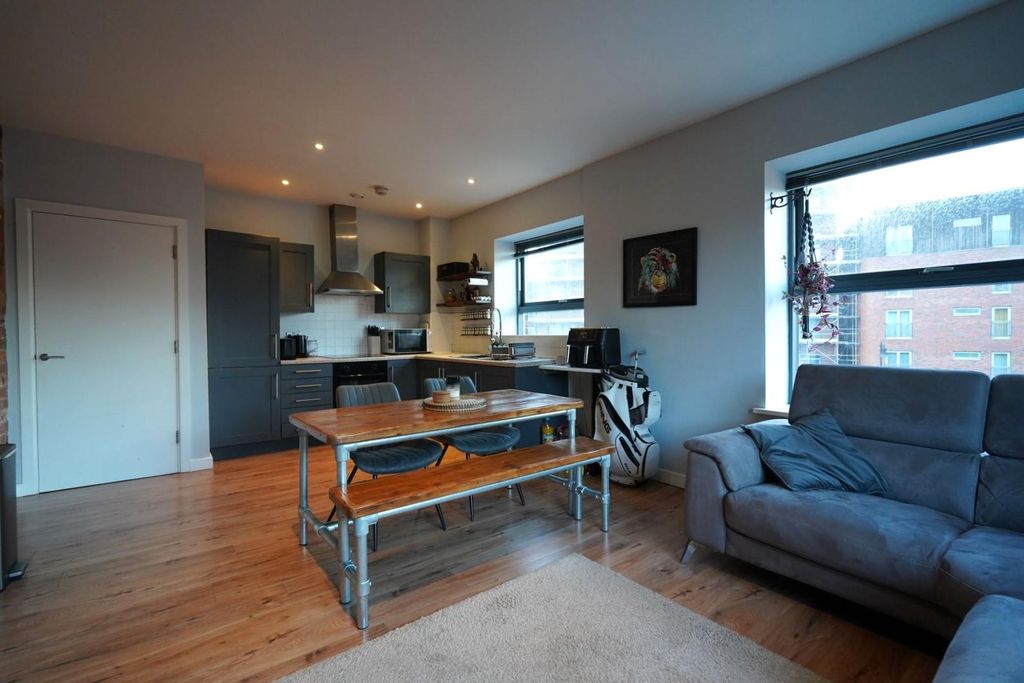 Property photo 2 of 10 3.Jpeg