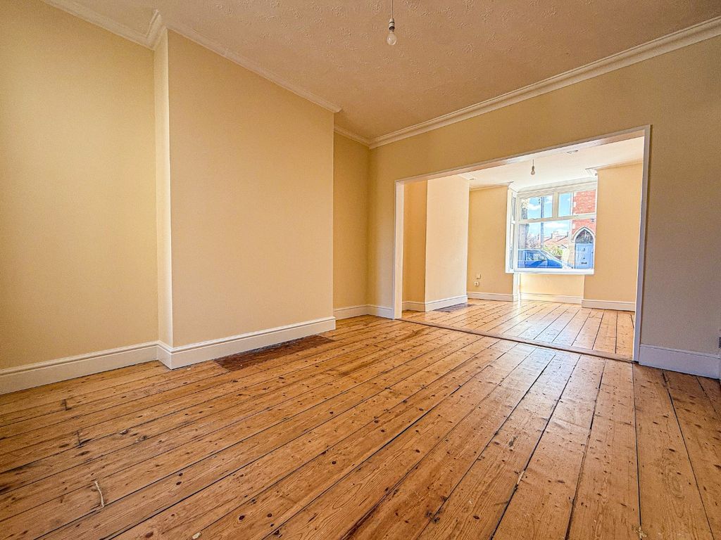 Property photo 2 of 14 4320174