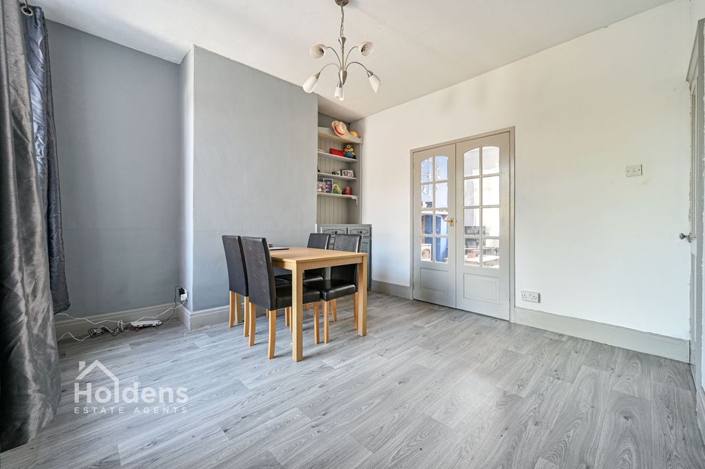 Property photo 3 of 13