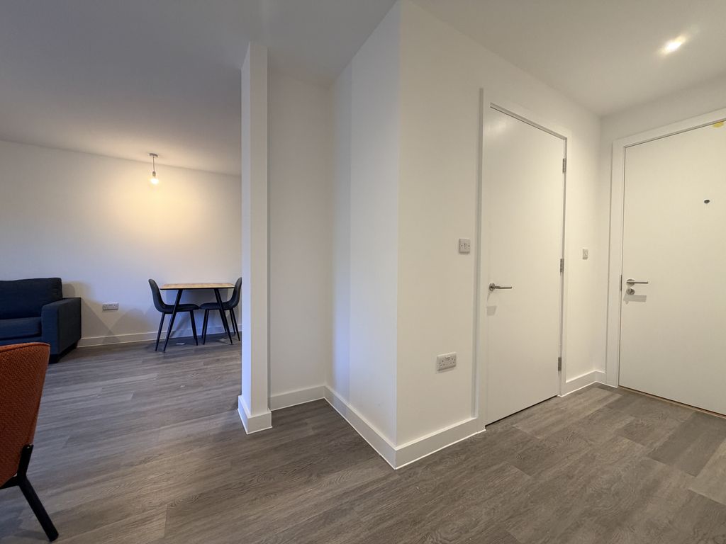 Property photo 1 of 8 This Stylish One-Bedroom, One-Bathroom Apartment In Berkeley Square On Ordsall Lane, Offering A Comfortable And Modern Living Space. With A Spacious Open-Plan Layout, The Apartment Is Designed To Create A Welcoming Environment.