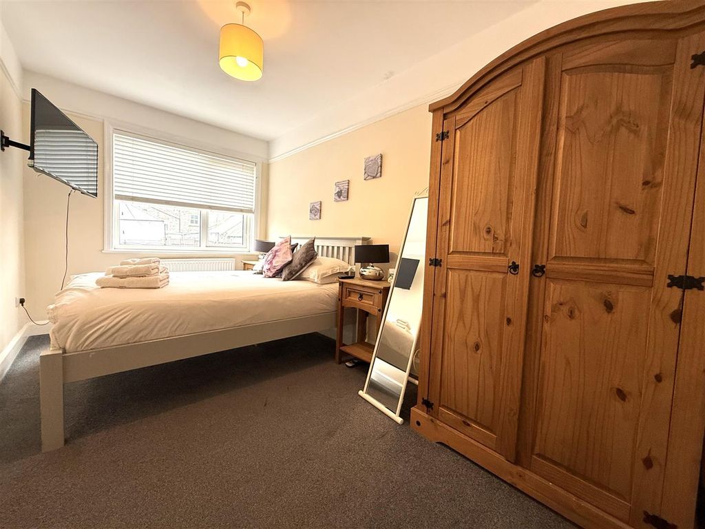 Additional image 4 of 2 bed flat to rentPortland Road, Aberystwyth SY23