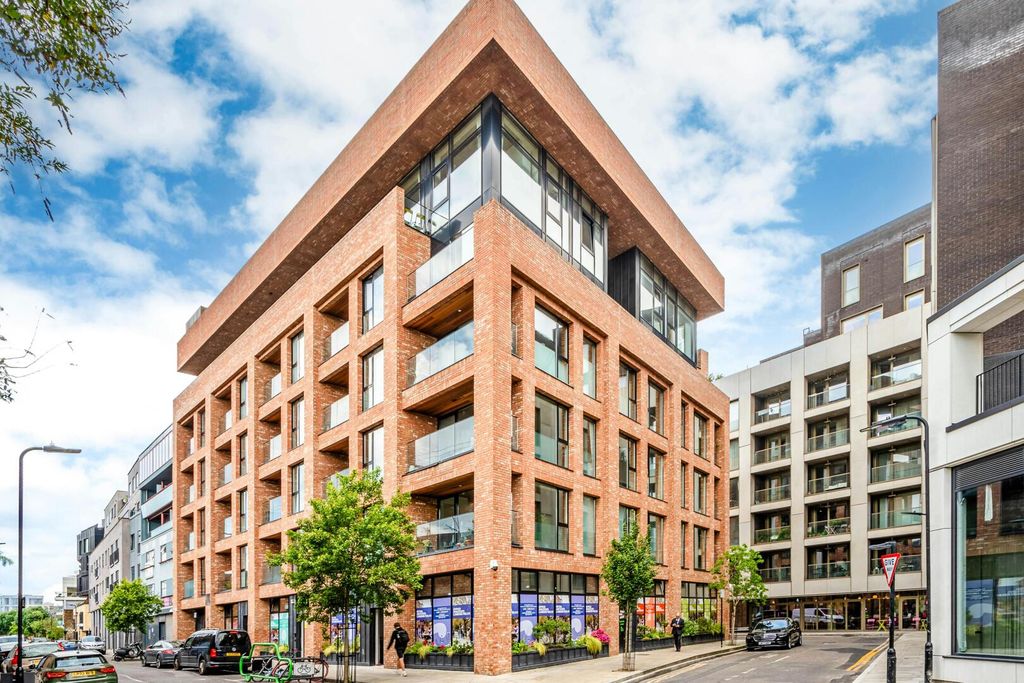 Property photo 1 of 12 Front (Exterior)