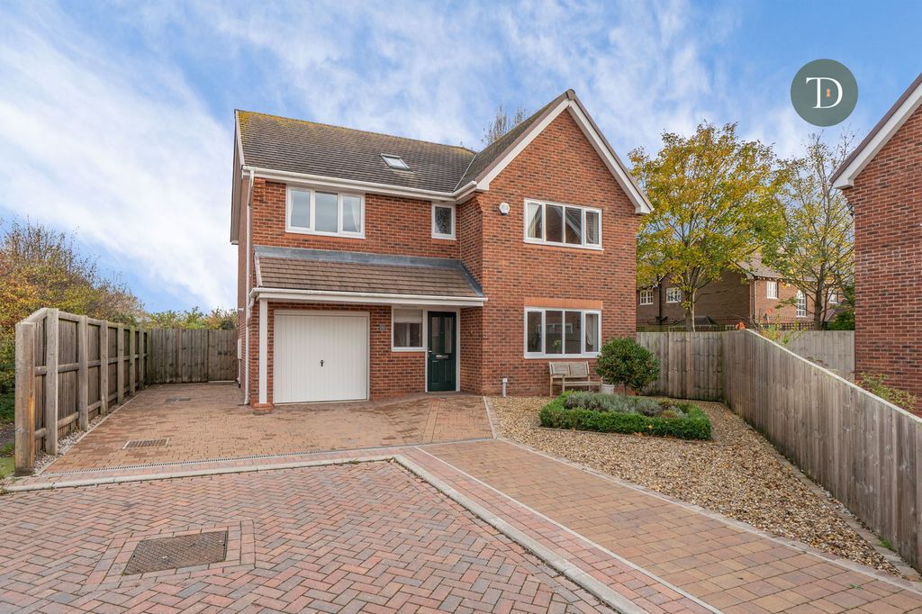 Property photo 1 of 34