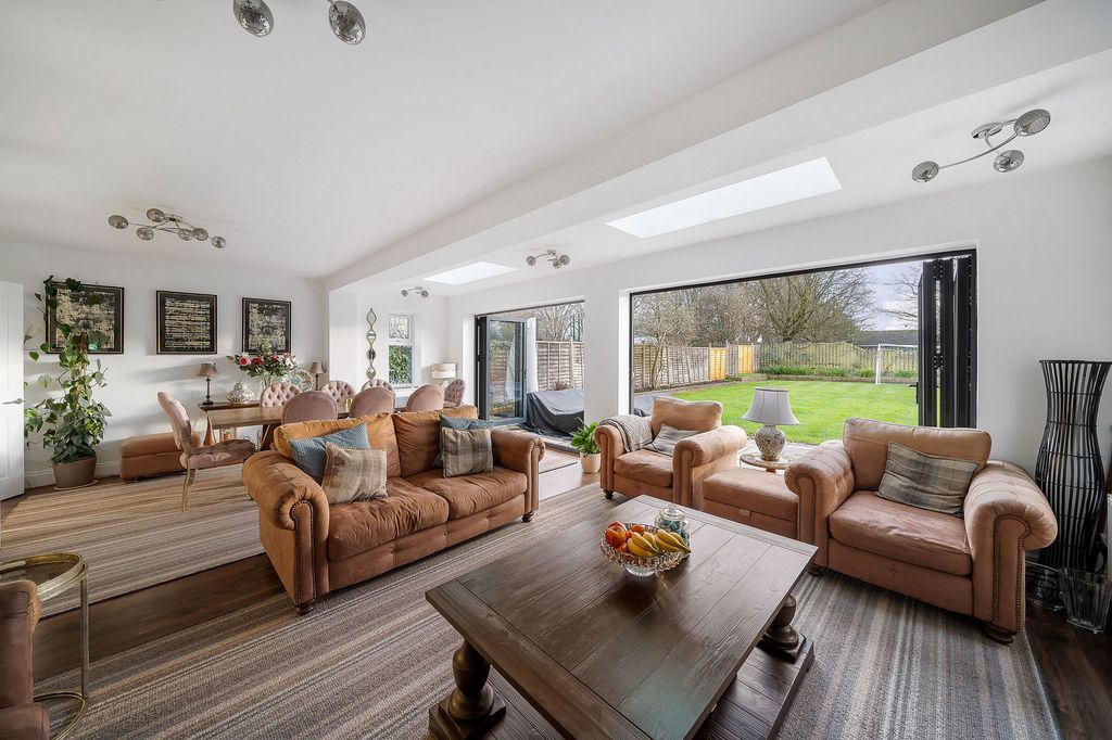 Property photo 2 of 22