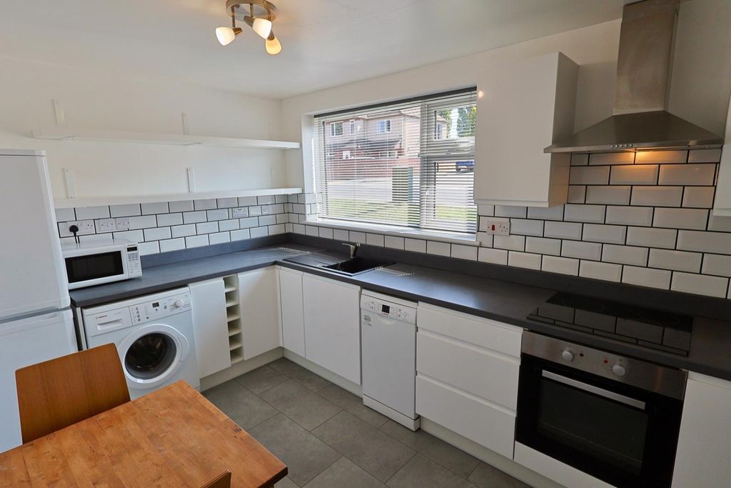 Property photo 3 of 7 Kitchen Diner