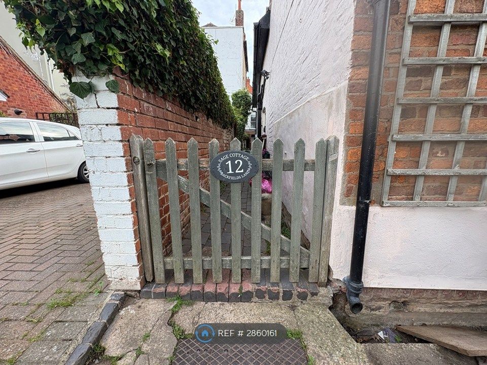 Property photo 3 of 15 Entrance