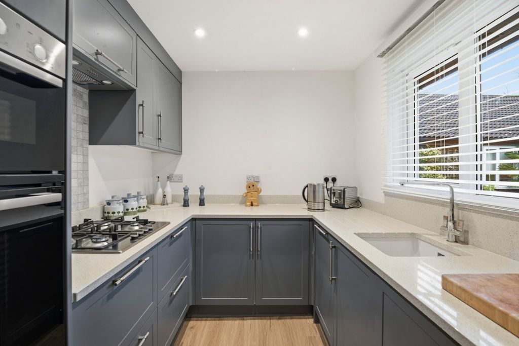 Property photo 2 of 16 Kitchen