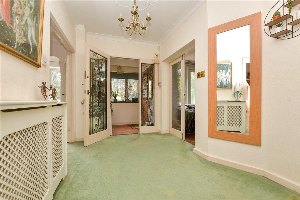 Property photo 2 of 23 Entrance Hall