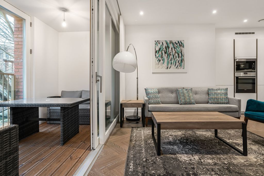 Property photo 3 of 20 Reception Room