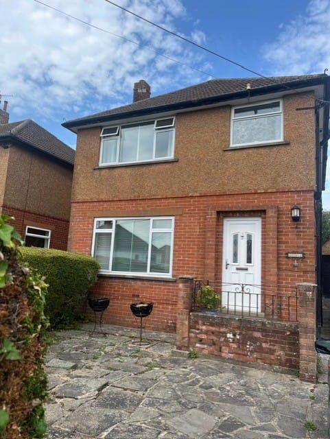 Property photo 1 of 18