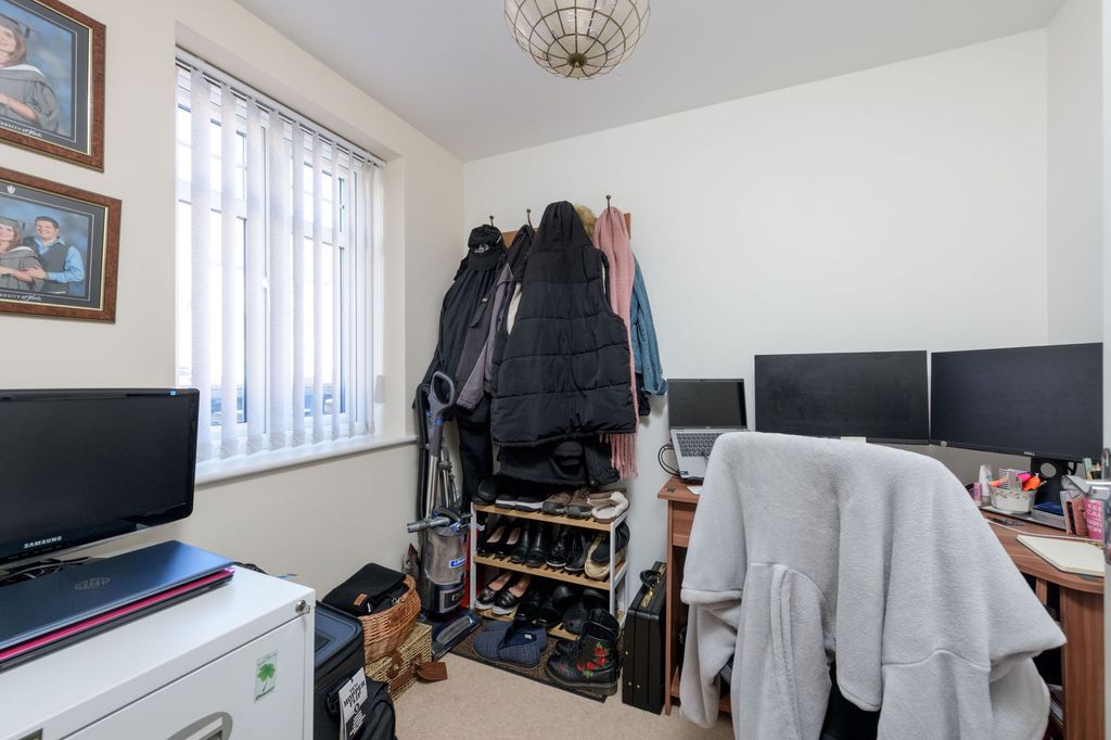 Property photo 3 of 23
