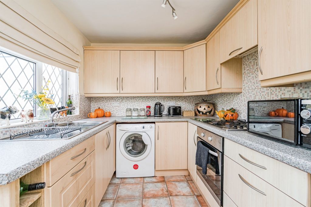 Property photo 3 of 13