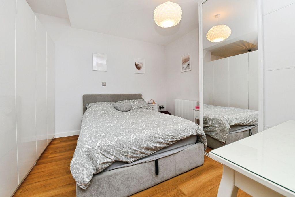 Property photo 3 of 20 Internal