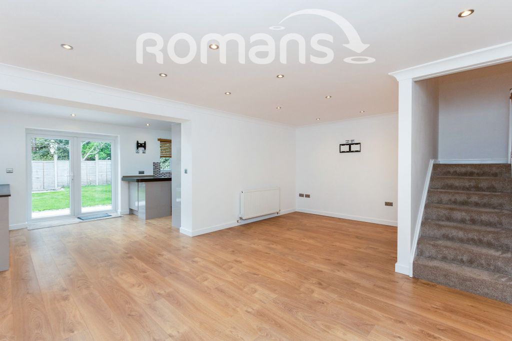 Property photo 3 of 10 5