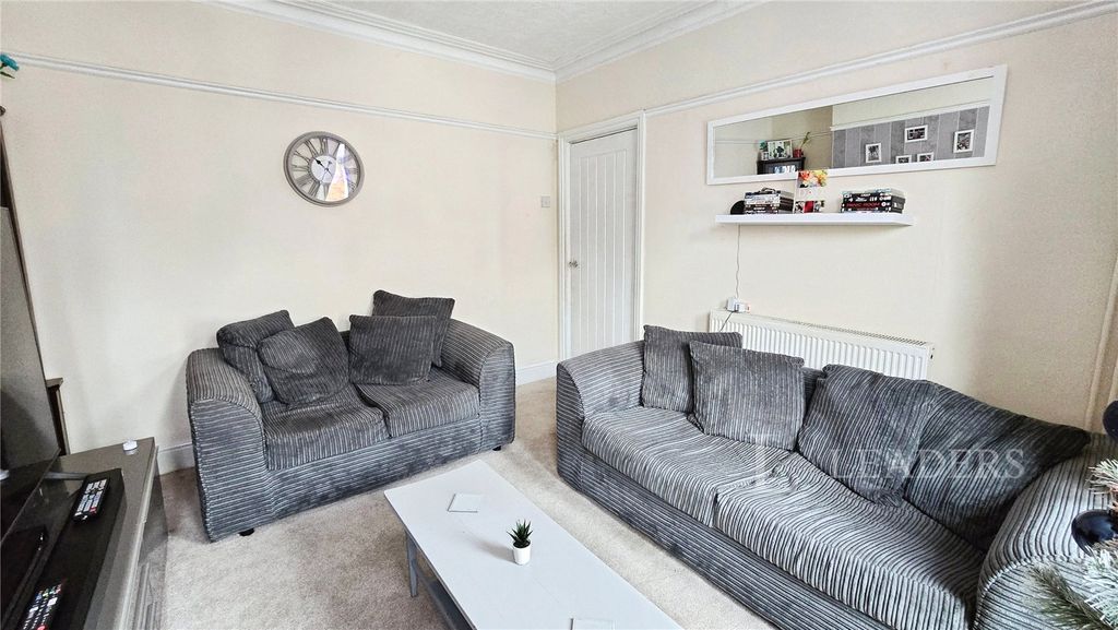 Property photo 2 of 18 Picture No. 04