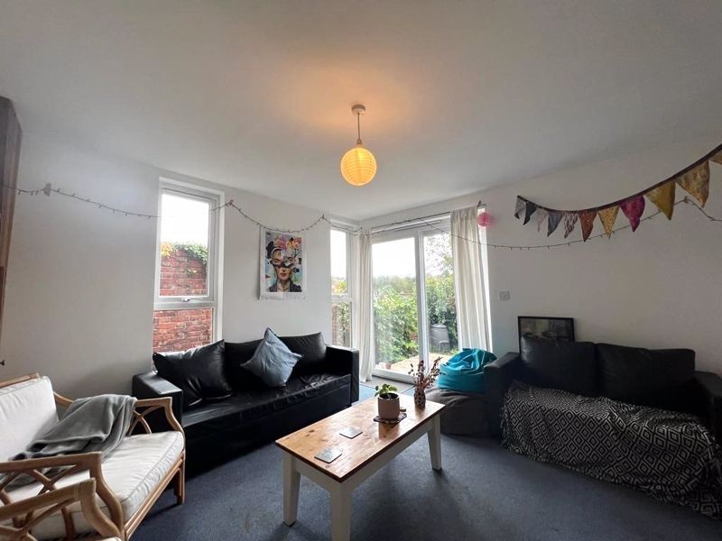 Property photo 3 of 9 Photo 9