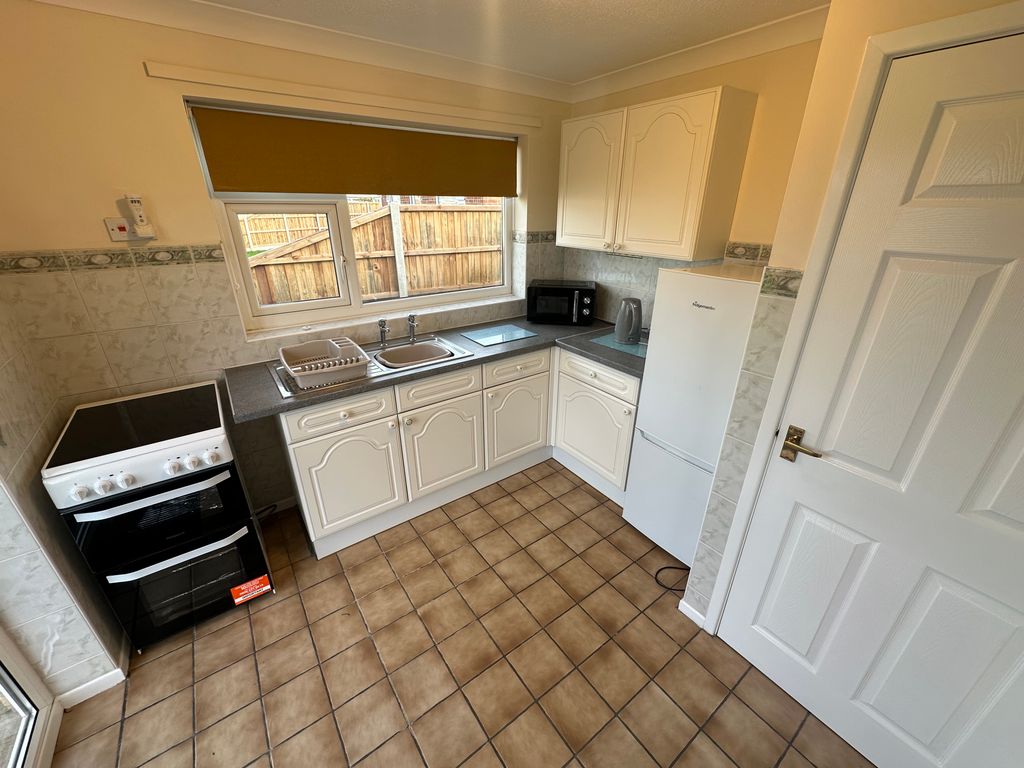 Property photo 3 of 9 Kitchen