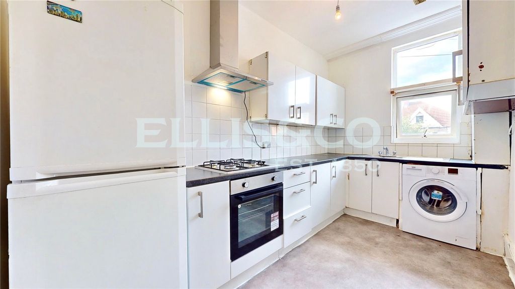 Property photo 3 of 27 Picture No. 21