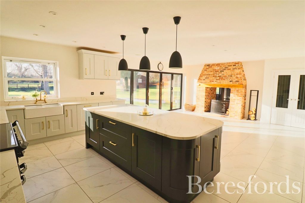 Property photo 2 of 15 Kitchen Diner