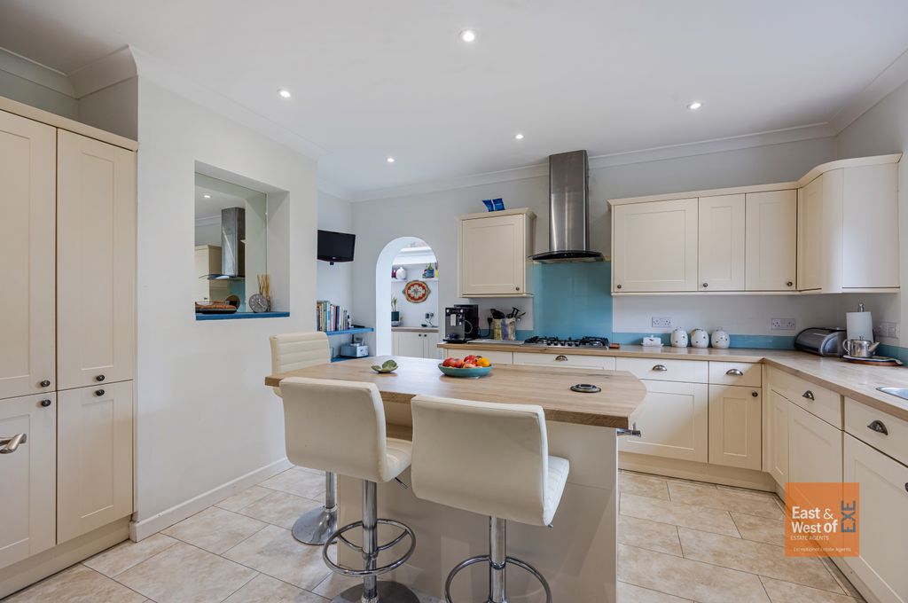 Property photo 2 of 21 A23 - Fairlawn House Orchard Close Lympstone - 260