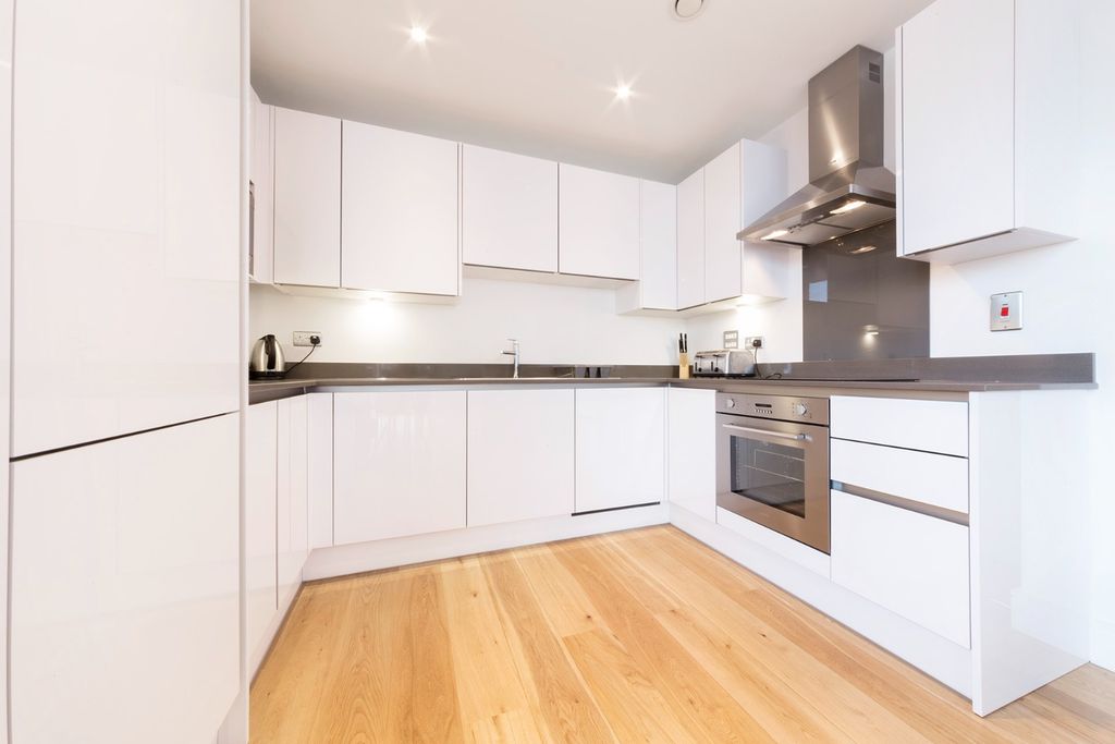 Property photo 2 of 15 5600541