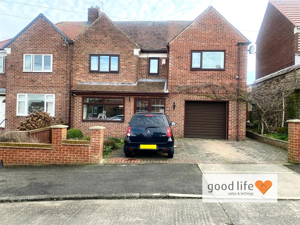 Property photo 1 of 21 20260225_092714099_Ios23Mapleavenue.Jpg