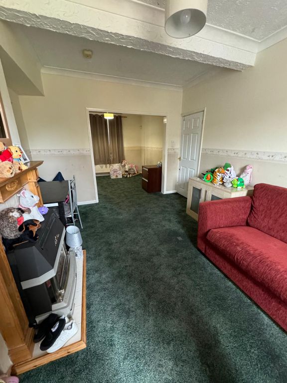 Property photo 2 of 27