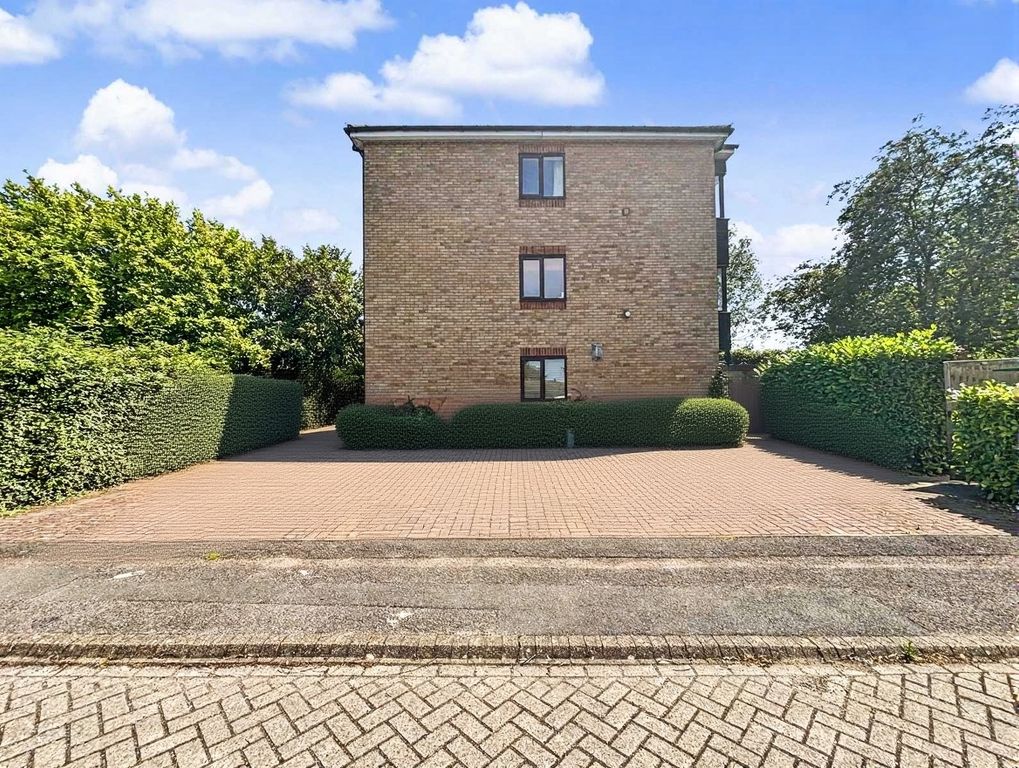 Property photo 1 of 9