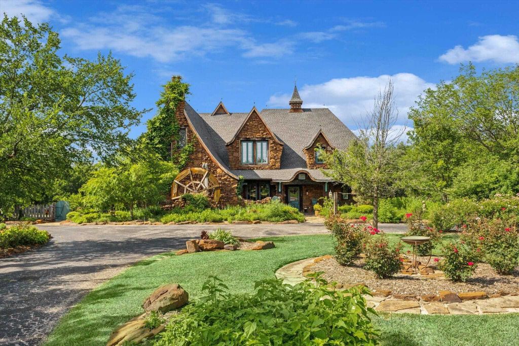 Property photo 1 of 30