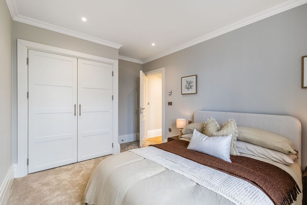 Property photo 3 of 14 Show Home Photo