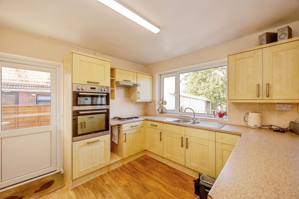 Property photo 2 of 17 Photo