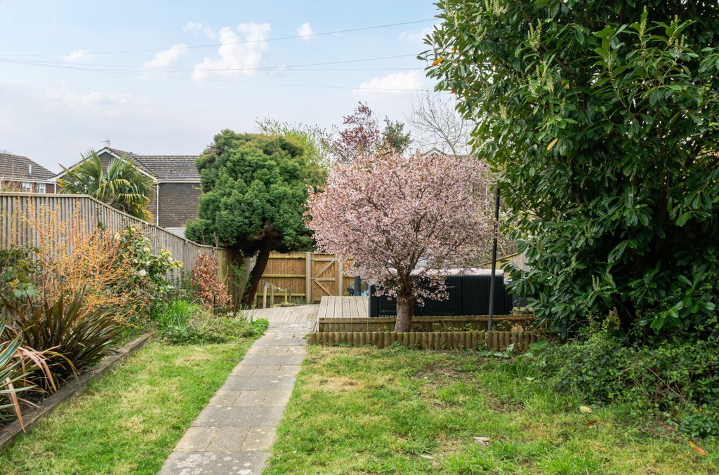 Property photo 3 of 14