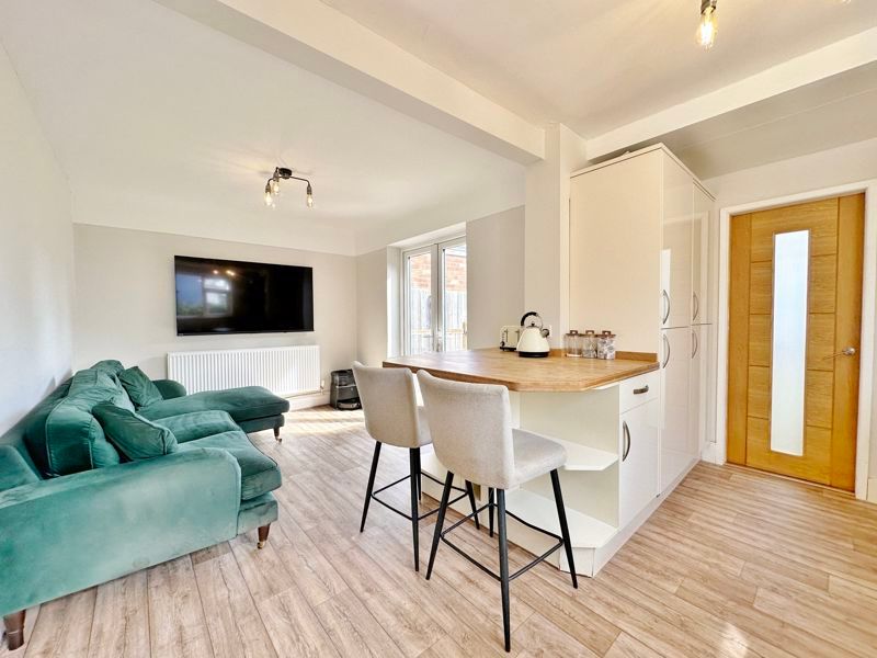 Property photo 2 of 16 Photo 5