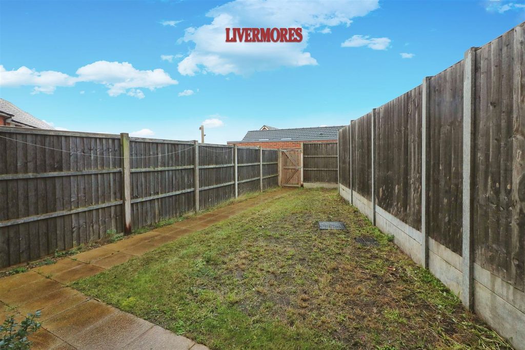 Property photo 2 of 13 Gardendp.Jpg