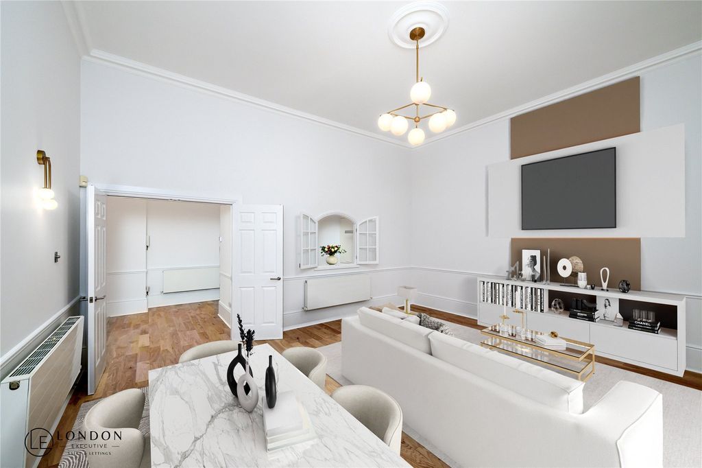 Property photo 2 of 21 Living/Dining Room