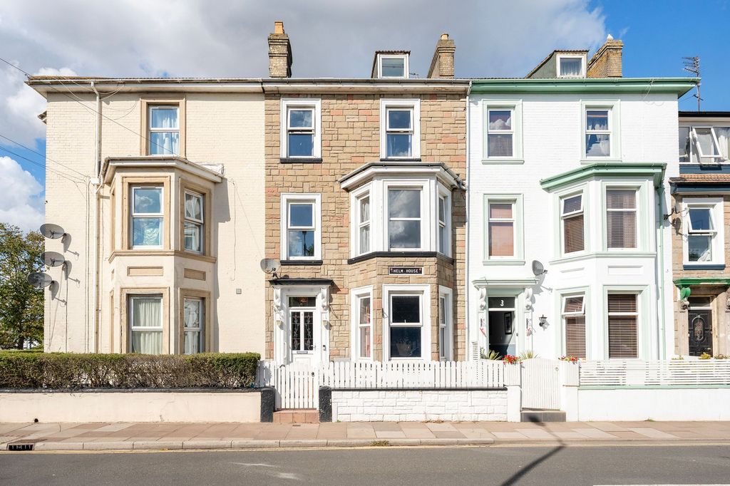 Property photo 1 of 30