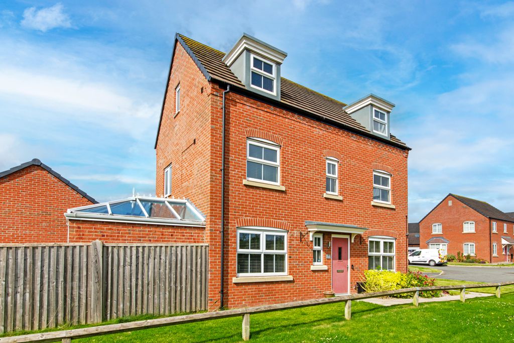 Property photo 2 of 53