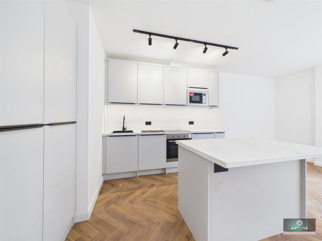 Property photo 3 of 7 Cam02067G0-Pr0298-Still003.Jpg