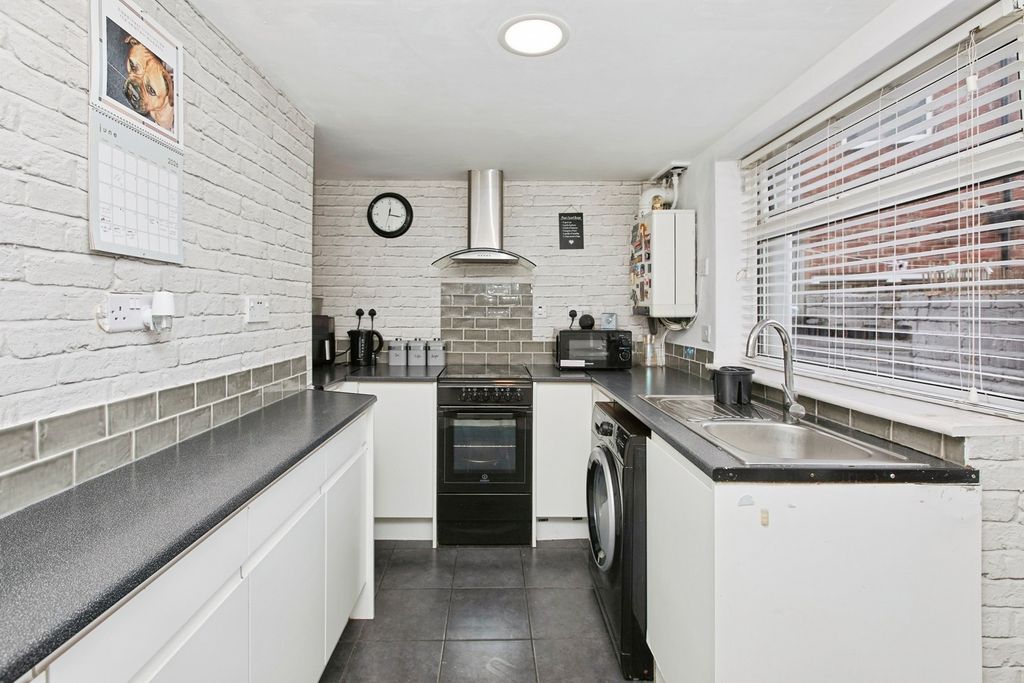 Property photo 2 of 17 Pbox-Img.Jpg