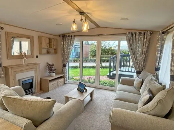 Property photo 3 of 10 7