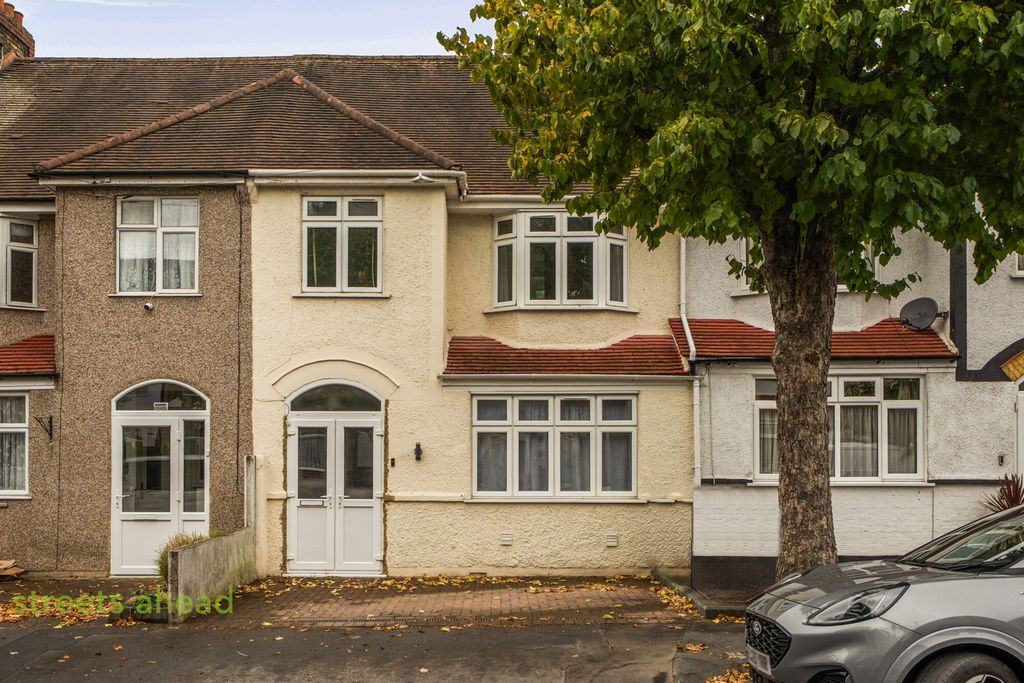Property photo 2 of 18 020c82A1-6263-4B7...