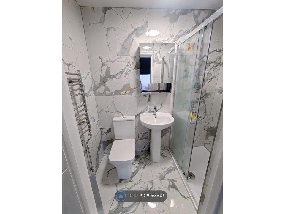 Property photo 3 of 16 Bath 1