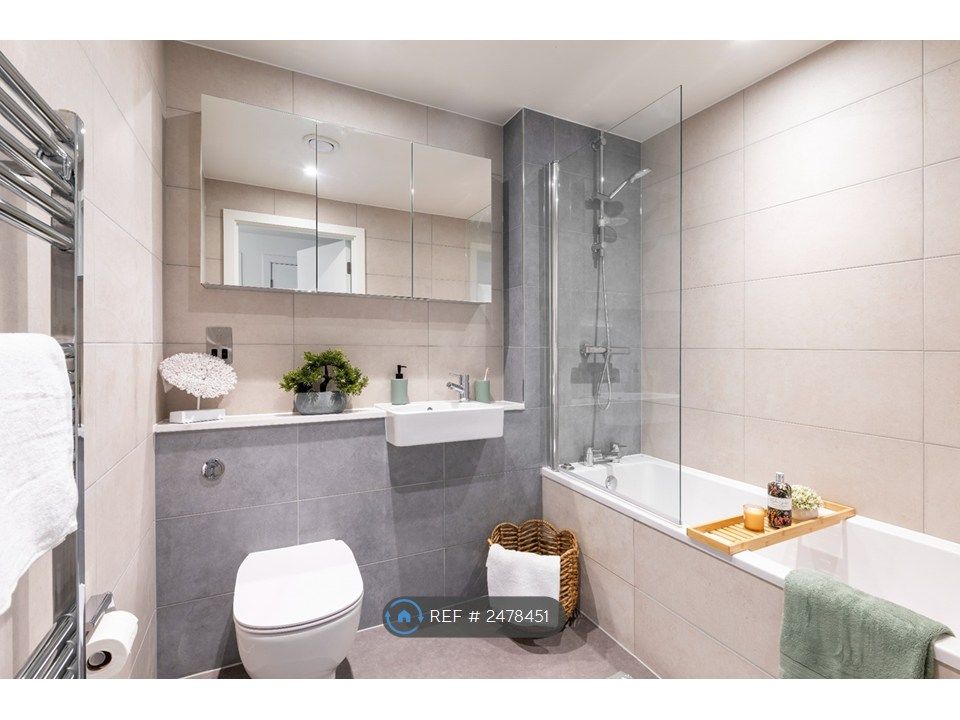 Property photo 3 of 16 Main Bathroom